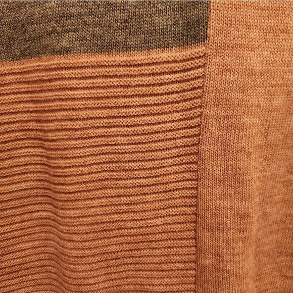 Luca Vanucci colorblock pullover sweater. - Picture 3 of 11